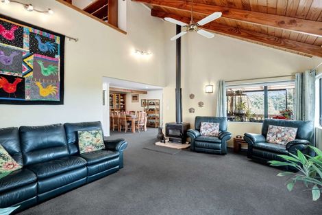 Photo of property in 11 North Way, Titirangi, Auckland, 0604