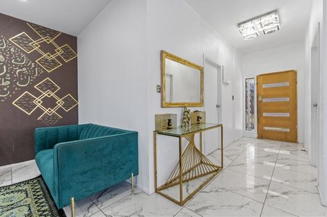 Photo of property in 244b Great North Road, Henderson, Auckland, 0612