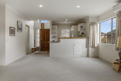 Photo of property in 35 Lakeridge Close, Rangatira Park, Taupo, 3330