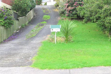 Photo of property in 9 Pohutukawa Avenue, Red Beach, 0932