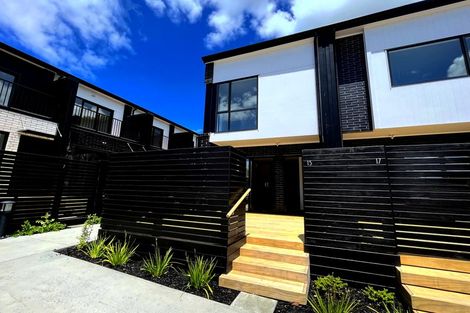 Photo of property in 15 Meg Lane, Glen Eden, Auckland, 0602