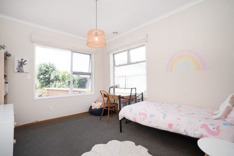 Photo of property in 8 Perth Place, Awapuni, Palmerston North, 4412