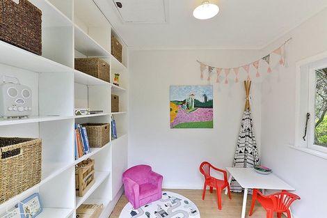 Photo of property in 46 Otitori Bay Road, Titirangi, Auckland, 0604