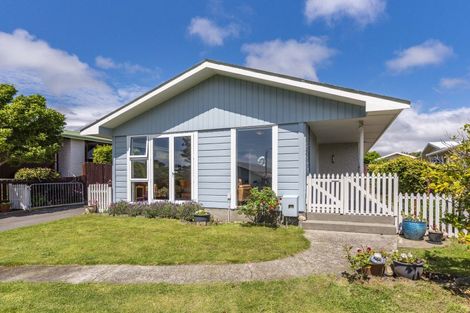 Photo of property in 66 Gray Avenue, Paraparaumu Beach, Paraparaumu, 5032