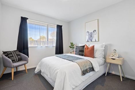 Photo of property in 2 Kirsten Place, Parklands, Christchurch, 8083