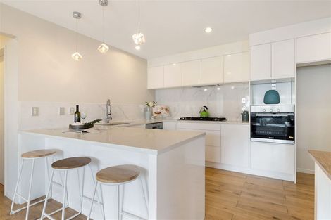 Photo of property in 30a Seaview Road, Glenfield, Auckland, 0629