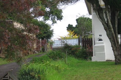 Photo of property in 64 Daffodil Street, Titirangi, Auckland, 0604