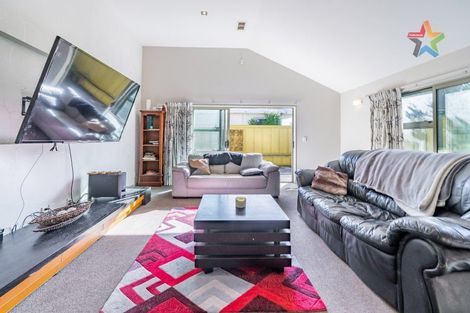 Photo of property in 201 Miromiro Road, Normandale, Lower Hutt, 5010