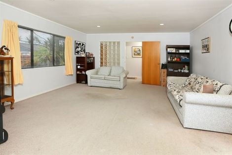 Photo of property in 180 Te Atatu Road, Te Atatu South, Auckland, 0610