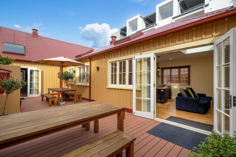 Photo of property in 319 Hardy Street, Nelson, 7010