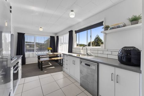 Photo of property in 31 Holland Street, Wainuiomata, Lower Hutt, 5014