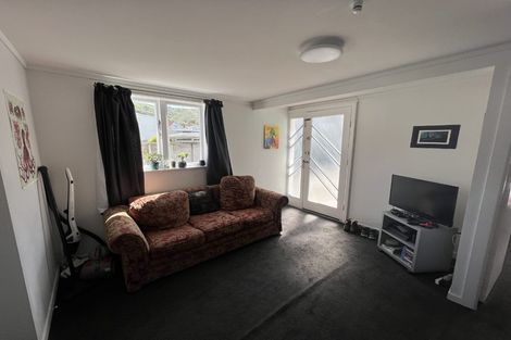 Photo of property in 18 Tamar Street, Island Bay, Wellington, 6023