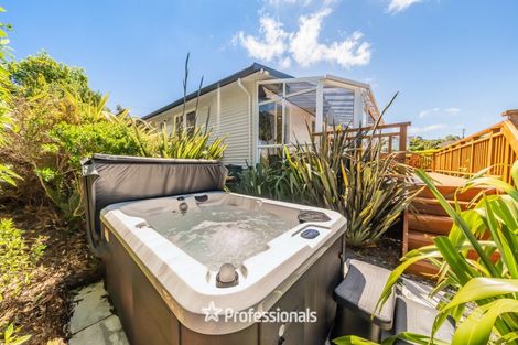 Photo of property in 127 Normandale Road, Normandale, Lower Hutt, 5010