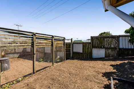 Photo of property in 28a Simons Street, Moturoa, New Plymouth, 4310