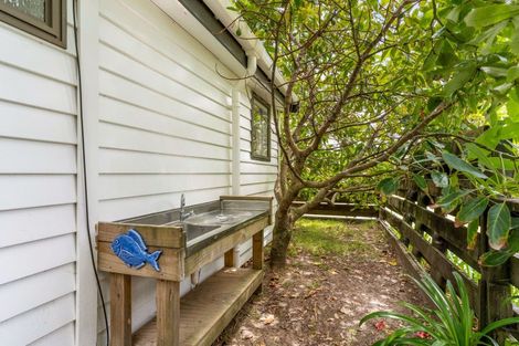 Photo of property in 218 Patuwai Drive, Whangamata, 3620