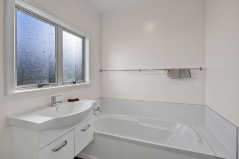 Photo of property in 1352 Devon Road, Brixton, Waitara, 4382