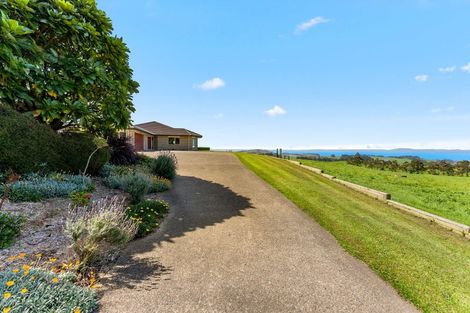 Photo of property in 107 Fuller Road, South Head, Helensville, 0874