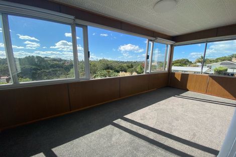 Photo of property in 43 Onewa Road, Northcote, Auckland, 0627