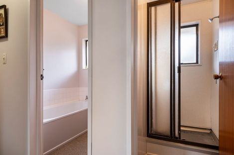 Photo of property in 22 Broadfell Avenue, Avonhead, Christchurch, 8042