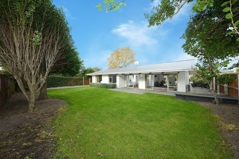 Photo of property in 10 Rosedale Place, Avonhead, Christchurch, 8042