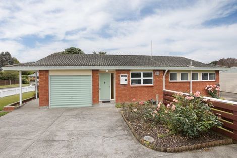 Photo of property in 4 Walker Crescent, Bulls, 4818