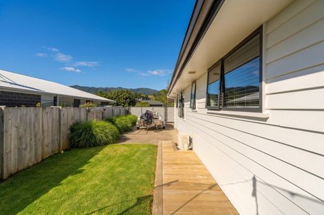 Photo of property in 5 Victoria Street, Coromandel, 3506