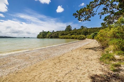 Photo of property in 73 Pipiroa Road, Ngatea, 3503