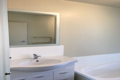 Photo of property in 15 Gibson Drive, Hornby, Christchurch, 8042