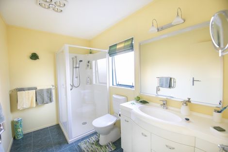 Photo of property in 2a Cambridge Terrace, Taradale, Napier, 4112