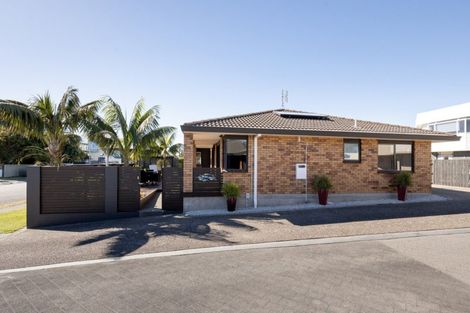 Photo of property in 420a Oceanbeach Road, Mount Maunganui, 3116