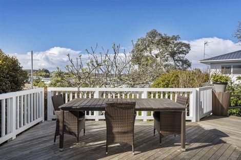 Photo of property in 5 Ngatoa Place, Glenfield, Auckland, 0629