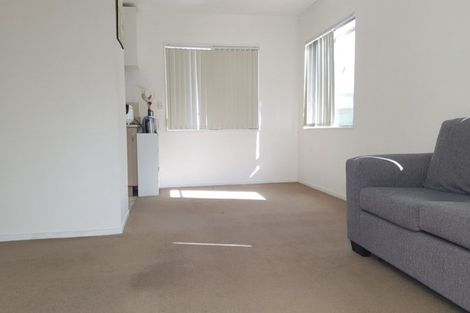 Photo of property in 2/276 East Coast Road, Milford, Auckland, 0620