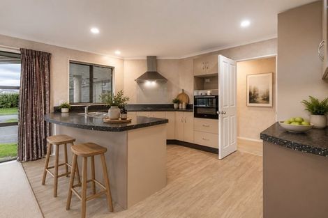 Photo of property in 8 Geneva Terrace, Kelvin Grove, Palmerston North, 4414