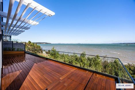 Photo of property in 4 Seawind Way, Hobsonville, 0616