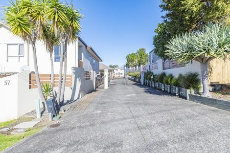 Photo of property in 3/57 Gladstone Road, Northcote, Auckland, 0627
