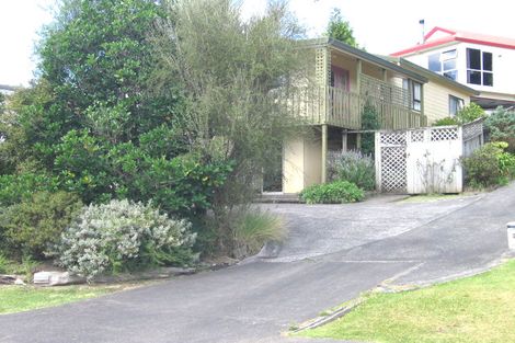 Photo of property in 2/6 Emery Grove, Bayview, Auckland, 0629