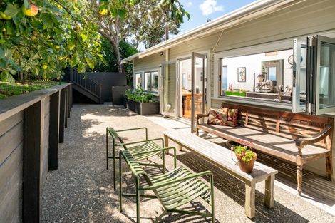 Photo of property in 30 Sugarloaf Road, Brooklyn, Wellington, 6021