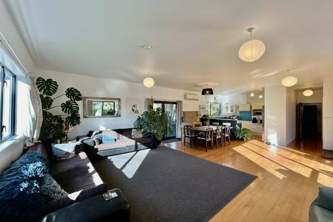 Photo of property in 6 Armstrong Avenue, Saint Martins, Christchurch, 8022