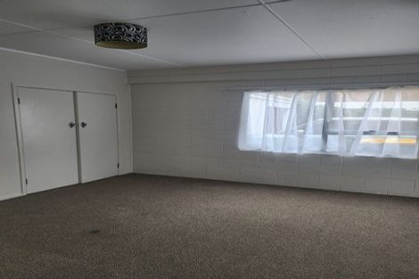 Photo of property in 2/100 Titirangi Road, New Lynn, Auckland, 0600