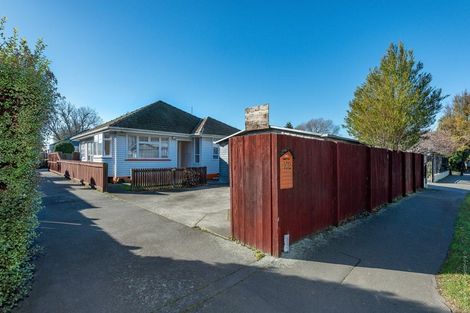 Photo of property in 102 Yaldhurst Road, Sockburn, Christchurch, 8042