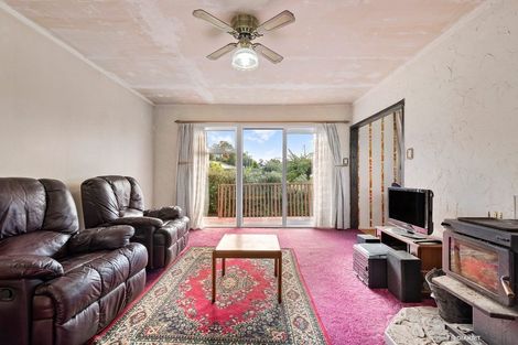 Photo of property in 125 Ruskin Road, Newlands, Wellington, 6037