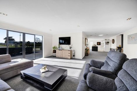 Photo of property in 105 Mawhitiwhiti Road, Normanby, Hawera, 4675