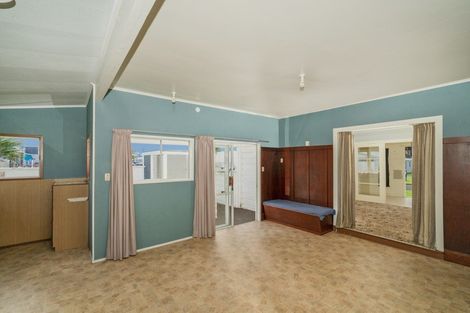 Photo of property in 1 Isabella Street, Whitianga, 3510