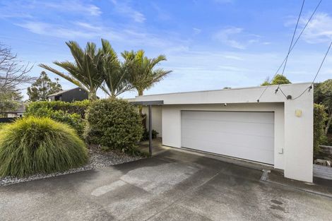 Photo of property in 127 Mellons Bay Road, Mellons Bay, Auckland, 2014
