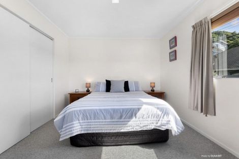 Photo of property in 136 Queens Drive, Lyall Bay, Wellington, 6022