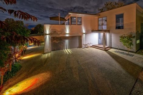 Photo of property in 100 Lake Road, Northcote, Auckland, 0627