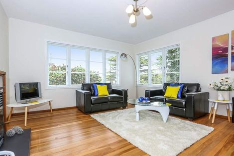 Photo of property in 14 Mackenzie Street, Te Atatu South, Auckland, 0610