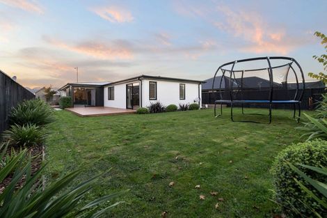 Photo of property in 13 Whitburn Avenue, Halswell, Christchurch, 8025