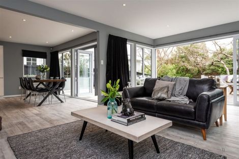 Photo of property in 37 Totara Street, Fendalton, Christchurch, 8041