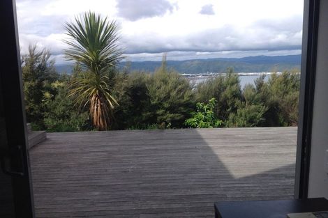 Photo of property in 71 Tamworth Crescent, Newlands, Wellington, 6037